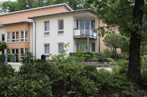 Blick auf die Außenfassade des Seniorencentrums St. Johannes